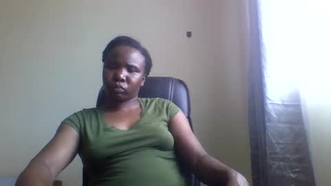 Honeymuny online show from October 31, 2025, 8:15 am