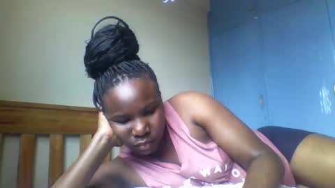 Honeymuny online show from December 4, 2025, 8:34 am