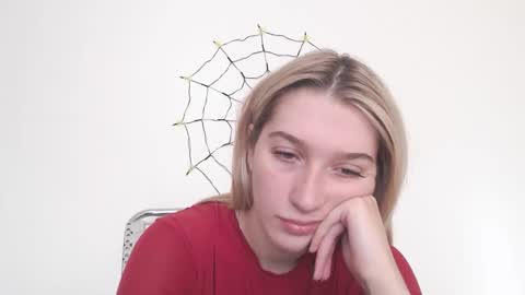 Snapshot of honeyveil chatting on October 25, 2025, 11:29 am honeyveil online show from October 25, 2025, 11:29 am