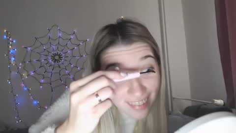 Snapshot of honeyveil chatting on November 26, 2025, 10:05 am honeyveil online show from November 26, 2025, 10:05 am