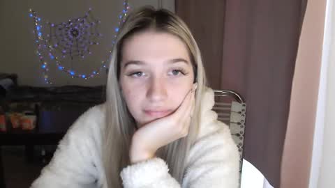 Snapshot of honeyveil chatting on November 27, 2025, 12:51 pm honeyveil online show from November 27, 2025, 12:51 pm