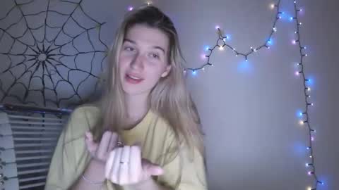 Snapshot of honeyveil chatting on December 5, 2025, 2:20 am honeyveil online show from December 5, 2025, 2:20 am