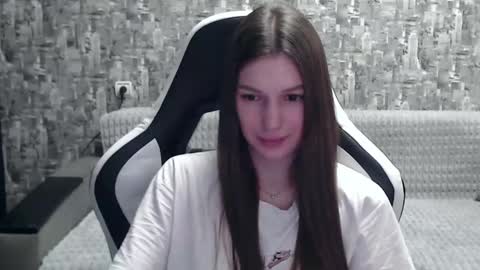 Snapshot of honeyynancyy chatting on January 7, 2025, 12:20 pm Nancy online show from January 7, 2025, 12:20 pm
