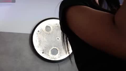 honnyy_23 online show from October 31, 2025, 7:59 pm