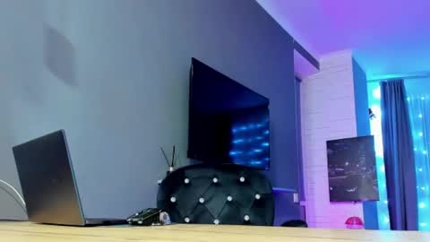 Snapshot of hooot_blonde777 chatting on February 17, 2025, 12:43 am hooot_blonde777 online show from February 17, 2025, 12:43 am