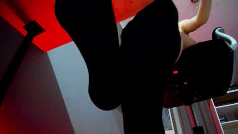 hooot_blonde777 online show from November 22, 2025, 11:26 pm