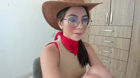 horny_adiction online show from October 31, 2025, 1:56 pm