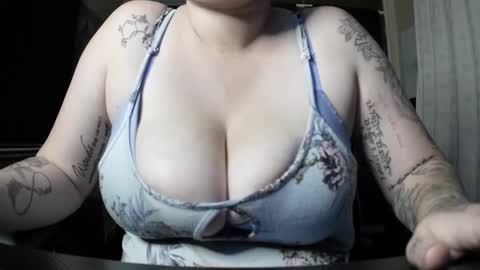 Snapshot of horny_amature_couple chatting on February 5, 2025, 6:48 pm Misty online show from February 5, 2025, 6:48 pm
