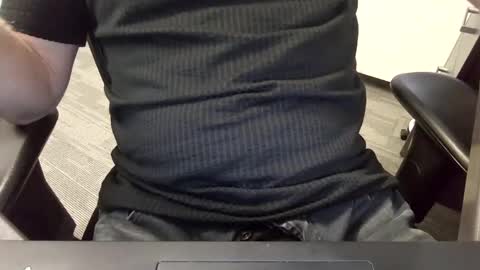 Snapshot of horny_hubby0077 chatting on September 19, 2025, 9:15 pm Horny Hubby online show from September 19, 2025, 9:15 pm