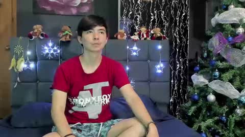 Snapshot of horny_twinks_guys chatting on December 1, 2024, 9:37 pm Alex and Camilo online show from December 1, 2024, 9:37 pm
