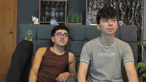 Snapshot of horny_twinks_guys chatting on March 9, 2025, 9:46 pm Alex and Camilo online show from March 9, 2025, 9:46 pm