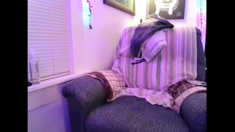 Snapshot of horny_willing_ready chatting on December 14, 2025, 12:43 pm Horny Willing Ready online show from December 14, 2025, 12:43 pm