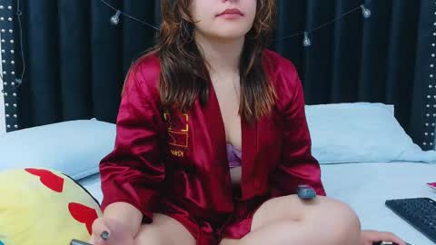 Khloe  online show from October 25, 2025, 12:23 pm