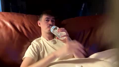 Snapshot of hornyboi2710 chatting on September 12, 2025, 12:33 am Justin 7 inches online show from September 12, 2025, 12:33 am