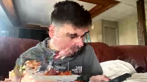 Snapshot of hornyboi2710 chatting on November 16, 2025, 8:25 pm Justin 7 inches online show from November 16, 2025, 8:25 pm