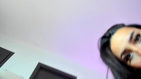 Snapshot of hornyemma_ chatting on December 11, 2024, 9:30 am Emma online show from December 11, 2024, 9:30 am