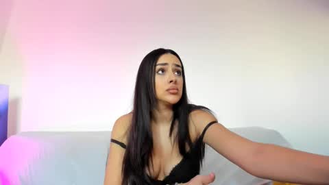 Snapshot of hornyemma_ chatting on December 20, 2024, 8:49 am Emma online show from December 20, 2024, 8:49 am