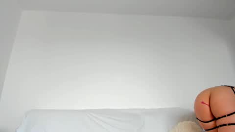 Snapshot of hornyemma_ chatting on February 5, 2025, 12:06 pm Emma online show from February 5, 2025, 12:06 pm