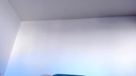 Snapshot of hornyemma_ chatting on September 22, 2025, 5:42 am Emma online show from September 22, 2025, 5:42 am