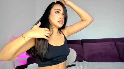 Snapshot of hornyemma_ chatting on November 25, 2025, 7:41 am Emma online show from November 25, 2025, 7:41 am