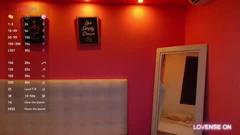 Snapshot of hornyhousekeeper_ chatting on December 4, 2024, 12:25 pm Valentina online show from December 4, 2024, 12:25 pm