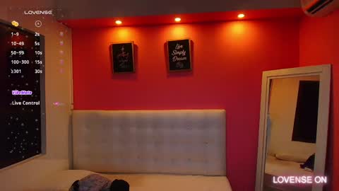 Snapshot of hornyhousekeeper_ chatting on December 5, 2024, 12:22 pm Valentina online show from December 5, 2024, 12:22 pm