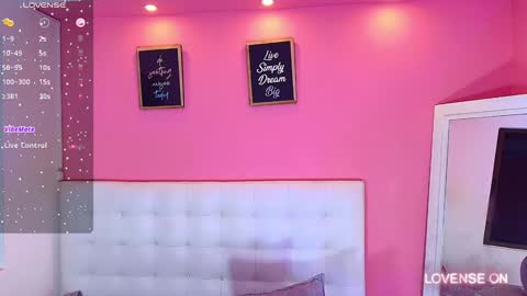 Snapshot of hornyhousekeeper_ chatting on December 15, 2024, 12:17 pm Valentina online show from December 15, 2024, 12:17 pm