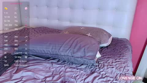 Snapshot of hornyhousekeeper_ chatting on December 18, 2024, 5:00 pm Valentina online show from December 18, 2024, 5:00 pm