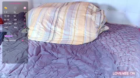 Snapshot of hornyhousekeeper_ chatting on December 23, 2024, 4:17 pm Valentina online show from December 23, 2024, 4:17 pm