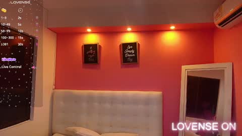 Snapshot of hornyhousekeeper_ chatting on January 10, 2025, 12:26 pm Valentina online show from January 10, 2025, 12:26 pm