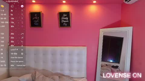 Snapshot of hornyhousekeeper_ chatting on January 12, 2025, 12:01 pm Valentina online show from January 12, 2025, 12:01 pm