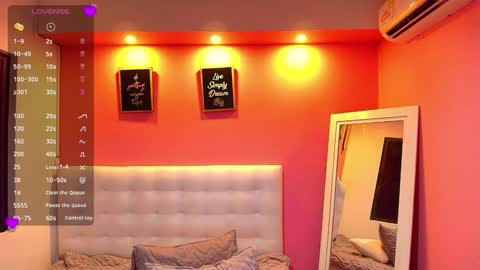 Snapshot of hornyhousekeeper_ chatting on January 15, 2025, 12:47 pm Valentina online show from January 15, 2025, 12:47 pm