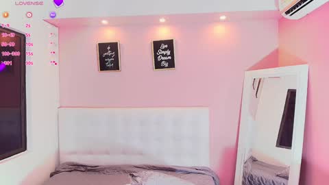 Snapshot of hornyhousekeeper_ chatting on January 17, 2025, 12:52 pm Valentina online show from January 17, 2025, 12:52 pm