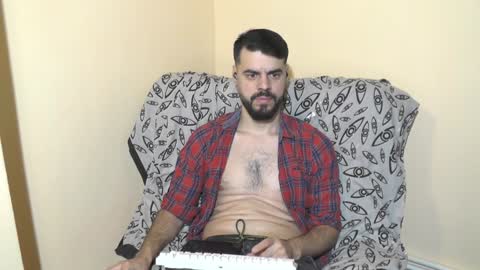 Snapshot of hornymaster93 chatting on December 15, 2024, 10:18 am hornymaster online show from December 15, 2024, 10:18 am