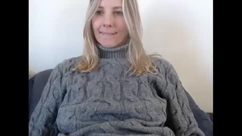 Snapshot of hornyssima chatting on December 26, 2024, 1:21 pm Hornyssima online show from December 26, 2024, 1:21 pm