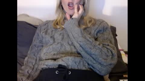 Snapshot of hornyssima chatting on February 8, 2025, 6:22 pm Hornyssima online show from February 8, 2025, 6:22 pm