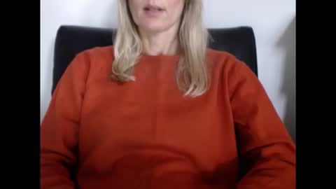 Snapshot of hornyssima chatting on October 23, 2025, 8:13 am Hornyssima online show from October 23, 2025, 8:13 am