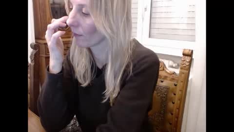 Snapshot of hornyssima chatting on November 5, 2025, 6:08 pm Hornyssima online show from November 5, 2025, 6:08 pm