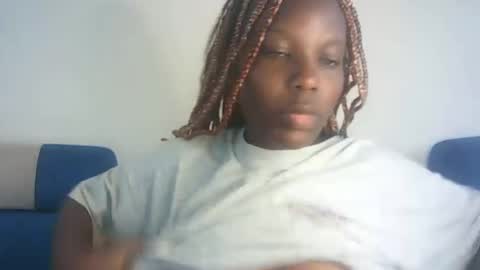 Snapshot of hot_berry2003 chatting on February 18, 2025, 9:54 am Millie online show from February 18, 2025, 9:54 am