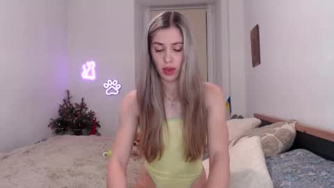 Snapshot of hot_berry69 chatting on December 28, 2024, 10:34 pm Dashka online show from December 28, 2024, 10:34 pm
