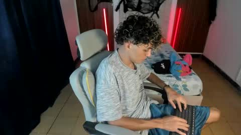 hot bunny online show from November 4, 2025, 1:05 am