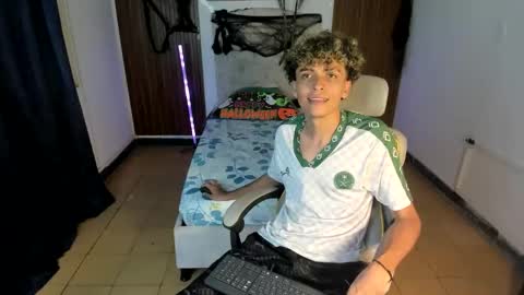 hot bunny online show from November 5, 2025, 1:49 am