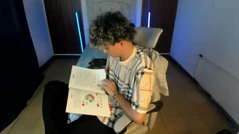 hot bunny online show from November 27, 2025, 4:53 pm