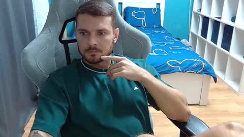 Snapshot of hot_cap_77 chatting on October 14, 2025, 6:42 pm hot_cap_77 online show from October 14, 2025, 6:42 pm