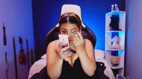 hot chocolate 4u online show from November 21, 2025, 11:53 am