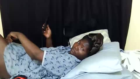 Milly online show from October 6, 2025, 5:27 am