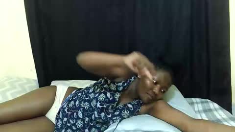 Milly online show from December 3, 2025, 7:01 pm