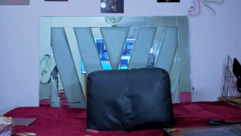 Snapshot of hot_destinyk chatting on November 20, 2025, 9:42 am destinyk online show from November 20, 2025, 9:42 am