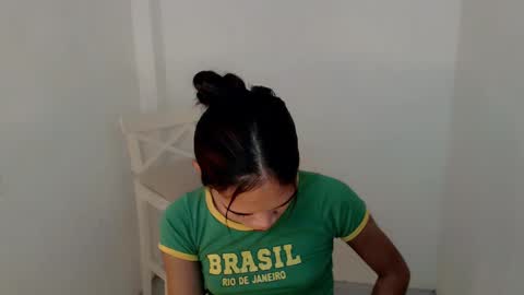 Snapshot of hot_falling_devilxx chatting on December 3, 2024, 9:12 pm online show from December 3, 2024, 9:12 pm