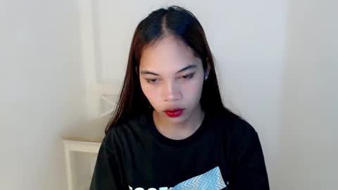 Snapshot of hot_falling_devilxx chatting on December 18, 2024, 4:06 pm online show from December 18, 2024, 4:06 pm